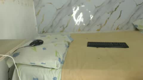 INSTAGRAM  Minni Moom online show from 09-27-25, 10:31