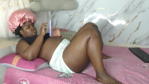 INSTAGRAM  Minni Moom online show from 11-12-25, 05:13