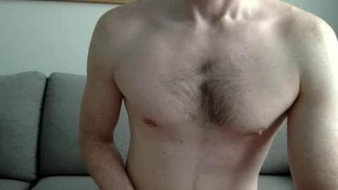 Snapshot of danishguysdicks chatting on 05-25-26, 09:37 Buzzy online show from 05-25-26, 09:37