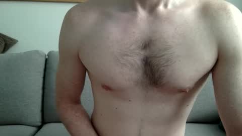 Snapshot of danishguysdicks chatting on 05-27-26, 05:59 Buzzy online show from 05-27-26, 05:59