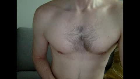 Snapshot of danishguysdicks chatting on 06-09-26, 07:42 Buzzy online show from 06-09-26, 07:42