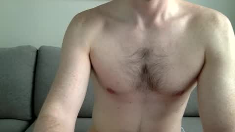 Snapshot of danishguysdicks chatting on 06-11-26, 03:43 Buzzy online show from 06-11-26, 03:43