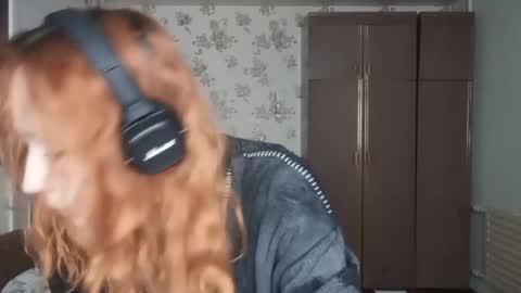 Snapshot of danitawind chatting on 06-27-26, 01:17 Kiki online show from 06-27-26, 01:17