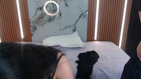 Danniela y Victoria online show from 04-21-26, 08:23