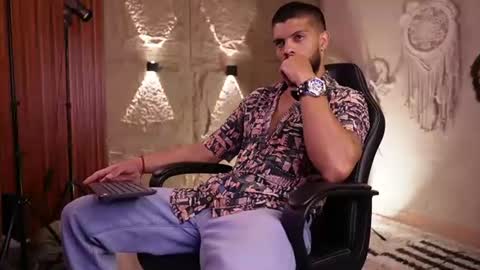 Snapshot of dann_saenz chatting on 06-18-26, 03:27 Dann saenz online show from 06-18-26, 03:27