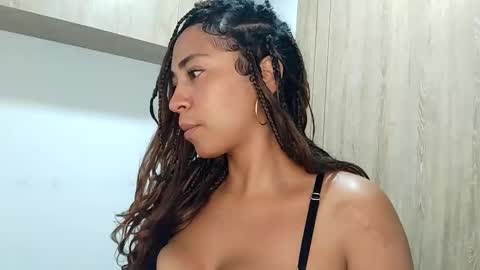 Snapshot of danna__ross chatting on 04-23-26, 12:56 Danna Ross online show from 04-23-26, 12:56