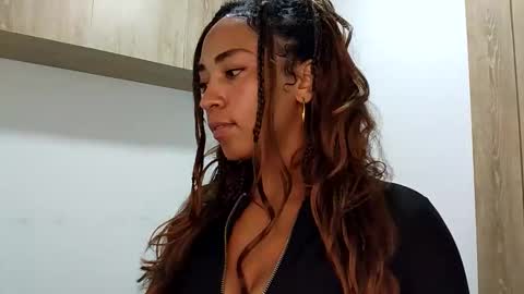 Snapshot of danna__ross chatting on 04-28-26, 03:44 Danna Ross online show from 04-28-26, 03:44