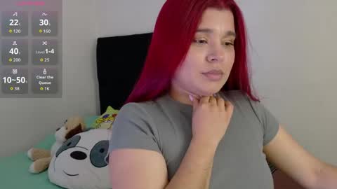 Snapshot of danna_luu chatting on 06-02-26, 02:35 Danna online show from 06-02-26, 02:35