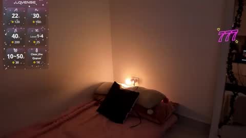 Snapshot of danna_rhodesx chatting on 05-19-26, 07:58 Danna Rhodes online show from 05-19-26, 07:58
