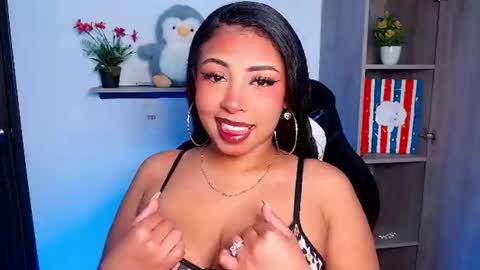 Snapshot of danna_schmidt23 chatting on 07-13-26, 08:28 Danna online show from 07-13-26, 08:28