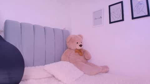 Snapshot of dannahyde chatting on 06-23-26, 04:16 Insta DannaBlueX online show from 06-23-26, 04:16