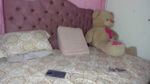 Danna Sofia jeins online show from 02-17-26, 07:09