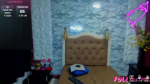 Snapshot of dannapetitee chatting on 06-21-26, 12:46 Danna online show from 06-21-26, 12:46