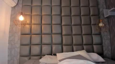 Danna online show from 04-12-26, 01:38