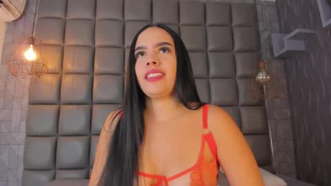 Snapshot of dannavelvet chatting on 05-18-26, 12:33 Danna online show from 05-18-26, 12:33