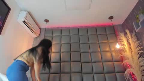 Snapshot of dannavelvet chatting on 06-13-26, 12:47 Danna online show from 06-13-26, 12:47
