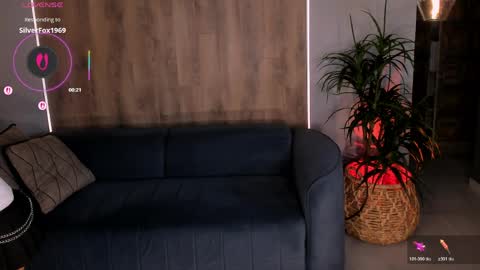 Snapshot of danniesmithx chatting on 04-11-26, 09:19 Dannie online show from 04-11-26, 09:19