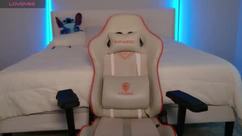 Snapshot of dannihunt chatting on 02-13-26, 12:06 Daniela online show from 02-13-26, 12:06