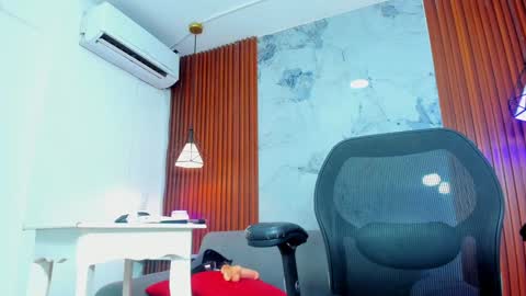 Danni  Sebastian online show from 01-22-25, 03:20