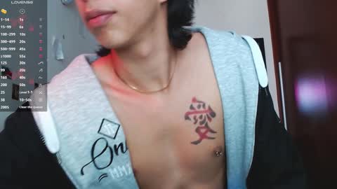 Snapshot of danny__phantom chatting on 09-27-25, 04:23 phantom555 online show from 09-27-25, 04:23