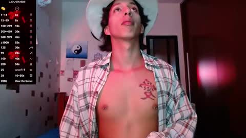 Snapshot of danny__phantom chatting on 11-17-25, 09:42 phantom555 online show from 11-17-25, 09:42