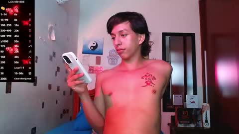 Snapshot of danny__phantom chatting on 11-22-25, 07:24 phantom555 online show from 11-22-25, 07:24