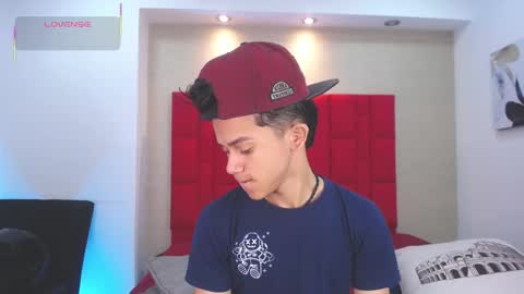 Snapshot of danny__santoro chatting on 12-22-25, 01:19 Danny online show from 12-22-25, 01:19