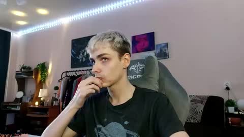 Daniel online show from 11-22-25, 04:22