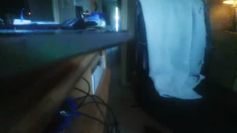 Snapshot of dannyb618 chatting on 06-12-26, 11:35 Danielle online show from 06-12-26, 11:35
