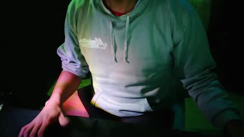 Snapshot of dannyelgrande chatting on 11-14-25, 03:05 Bigman online show from 11-14-25, 03:05