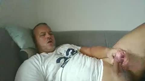 Snapshot of danrud81 chatting on 10-06-25, 06:44 Daniel online show from 10-06-25, 06:44