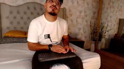 Snapshot of dante_goldt chatting on 06-19-26, 10:24 Dante online show from 06-19-26, 10:24