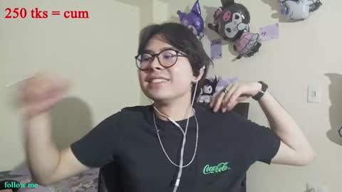 Snapshot of dante_gothic chatting on 05-22-26, 01:02 dante_gothic online show from 05-22-26, 01:02