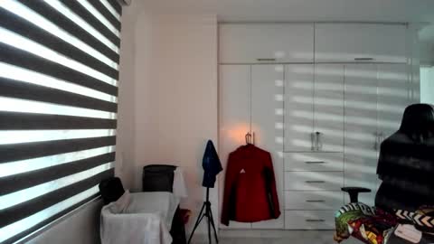 X Dante7373574 online show from 03-16-26, 11:09