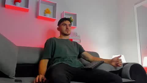 Snapshot of danteeblake chatting on 02-16-26, 02:40 Dante online show from 02-16-26, 02:40