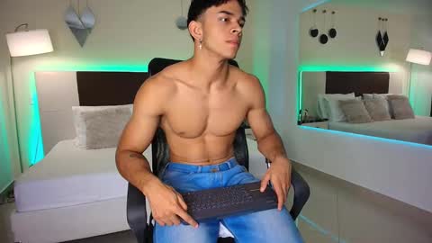Snapshot of danteestone chatting on 02-15-25, 12:59 Dante online show from 02-15-25, 12:59