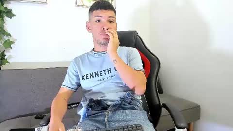 Snapshot of danterivas__ chatting on 06-22-26, 08:17 Dante Rivas online show from 06-22-26, 08:17