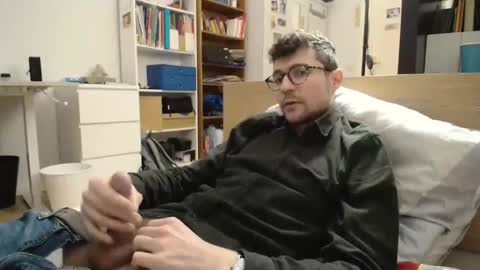 Daniel online show from 12-21-25, 01:18