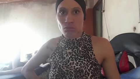 Snapshot of danycami1999960219 chatting on 03-12-26, 08:26 Cami y Dany online show from 03-12-26, 08:26