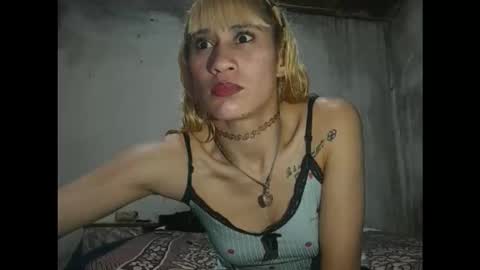 Snapshot of danycami1999960219 chatting on 04-25-26, 01:41 Cami y Dany online show from 04-25-26, 01:41