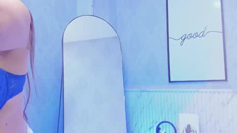 Daphne online show from 09-11-25, 02:22