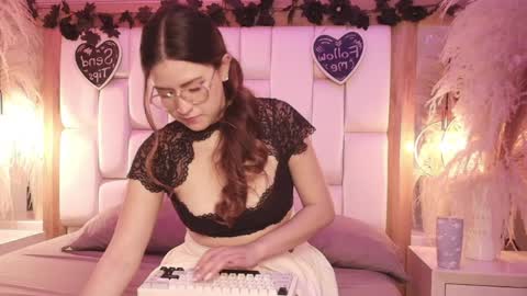 daphne_and_roger online show from 04-08-26, 11:43