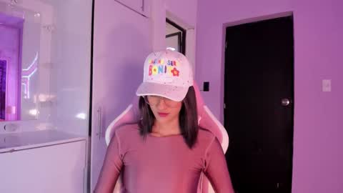 Daphne online show from 11-10-25, 03:05