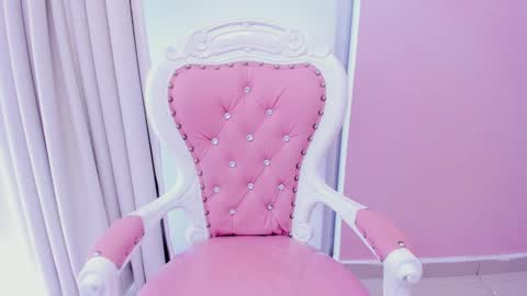 Daphne  online show from 01-12-25, 03:03