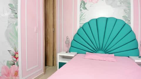 Daphne  online show from 01-16-25, 11:37