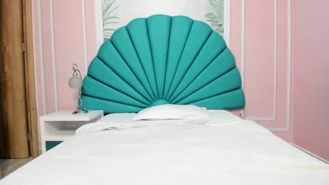 Daphne  online show from 01-29-25, 05:51