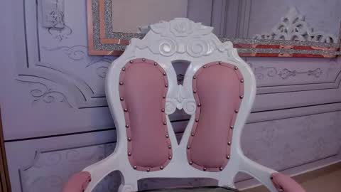 Daphne  online show from 03-08-25, 09:06