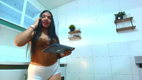 Snapshot of daphne_gloww chatting on 06-12-26, 02:05 daphne_gloww online show from 06-12-26, 02:05