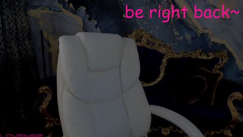 Snapshot of daphne_moss chatting on 12-13-24, 05:32 Agatha online show from 12-13-24, 05:32