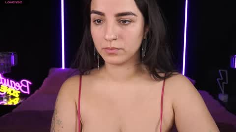 Snapshot of daphne_moss chatting on 02-10-25, 01:55 Agatha online show from 02-10-25, 01:55